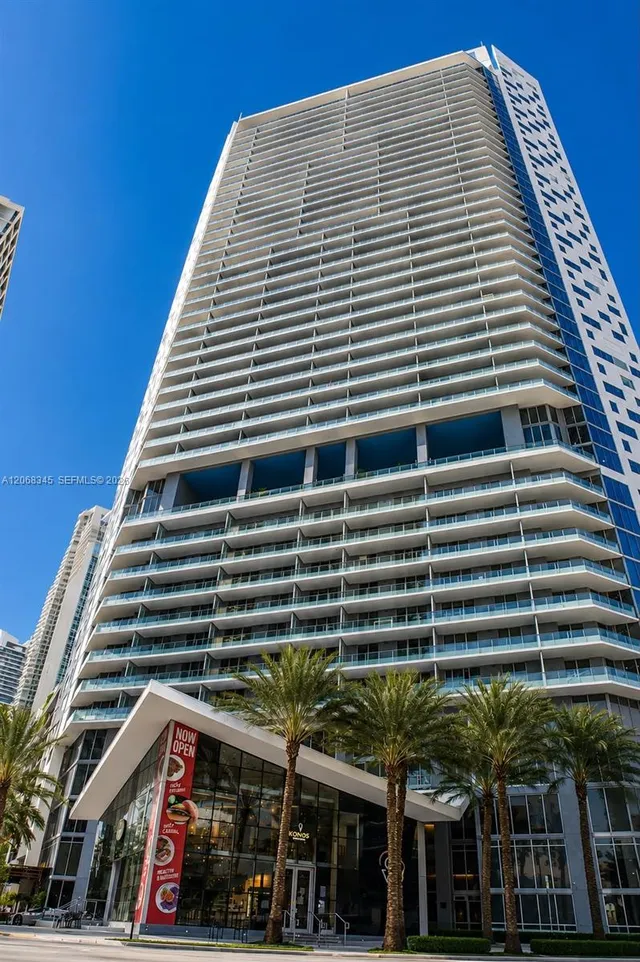 1-bedroom rental at 1300 Brickell Bay Drive #3400, Miami