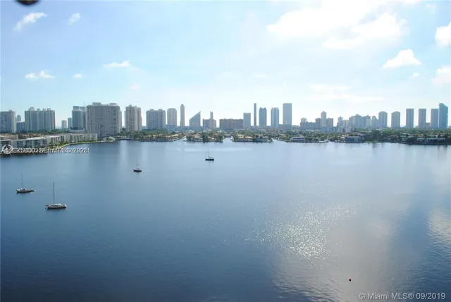 2-bedroom rental at 17301 Biscayne Boulevard #1211, North Miami Beach