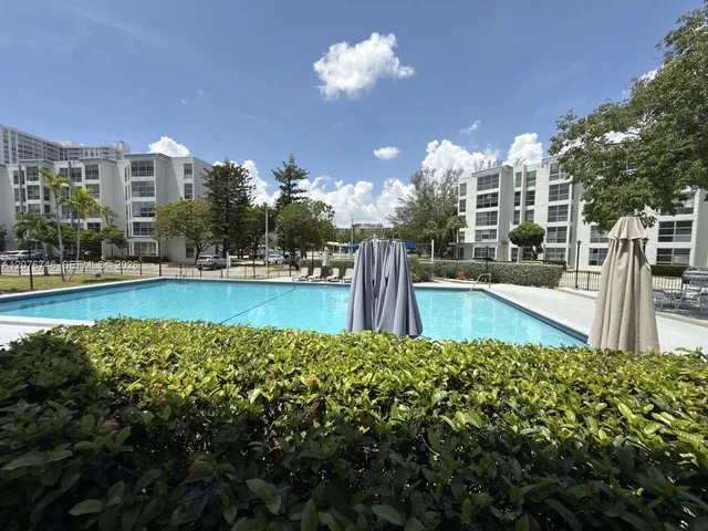 1-bedroom rental at 17560 Atlantic Boulevard #503, Sunny Isles Beach