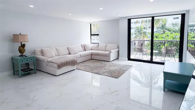 2-bedroom rental at 1800 Collins Avenue #3H, Miami Beach