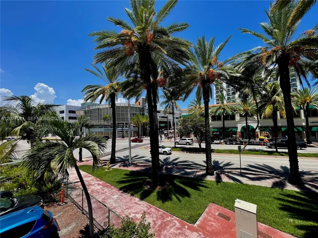 1-bedroom rental at 441 Collins Avenue #30, Miami Beach