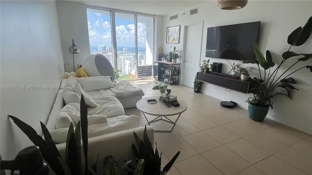 2-bedroom rental at 185 SW 7th Street #3702, Miami