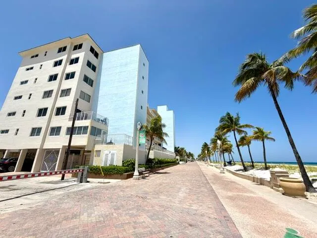 1-bedroom home at 300 OREGON Street #506, Hollywood