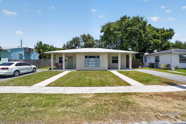 2-bedroom home at 208 SW 2ND Place #1-2, Dania Beach