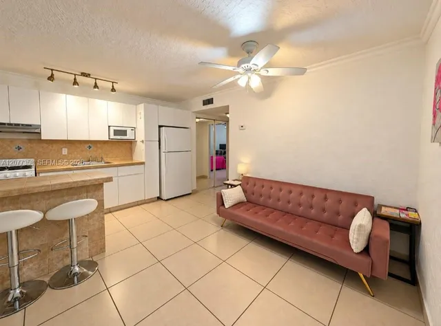 1-bedroom home at 528 Meridian Avenue #202A, Miami Beach