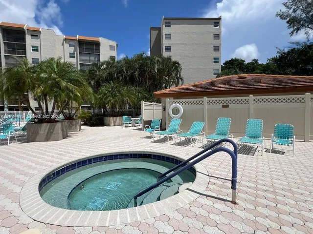 2-bedroom home at 3910 Inverrary Boulevard #603-B, Lauderhill