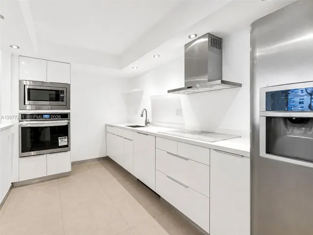 1-bedroom rental at 19380 Collins Avenue #905, Sunny Isles Beach