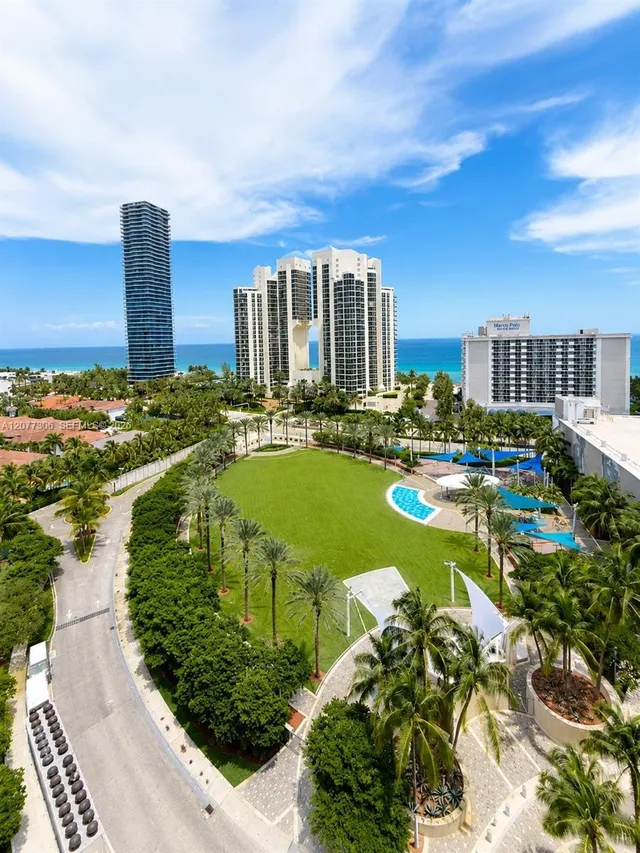 1-bedroom rental at 19370 Collins Avenue #1507, Sunny Isles Beach