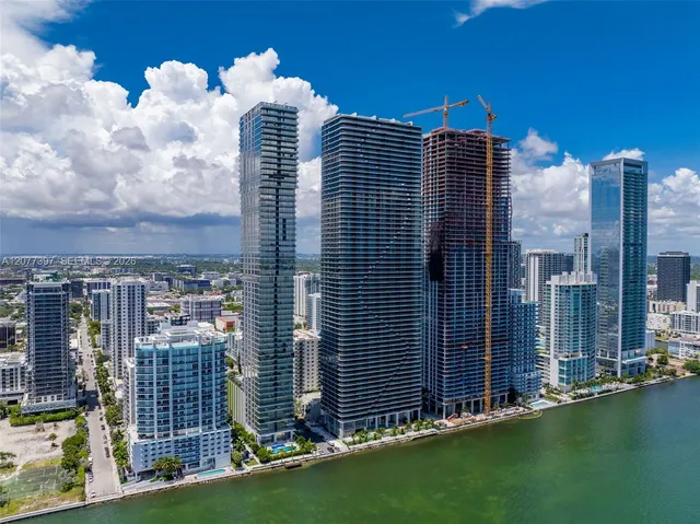 4-bedroom rental at 700 NE 24 #2607, Miami