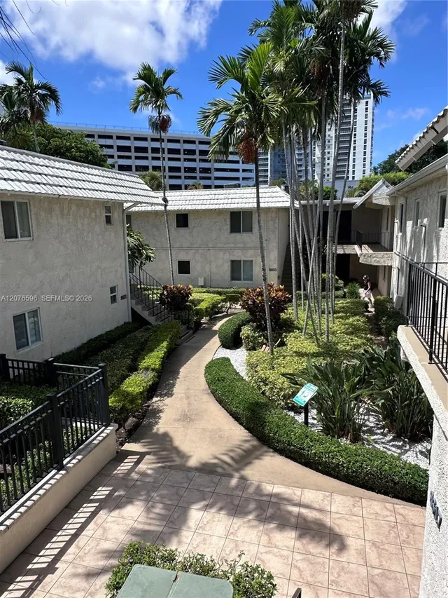 1-bedroom rental at 8615 SW 68th Court #22, Pinecrest