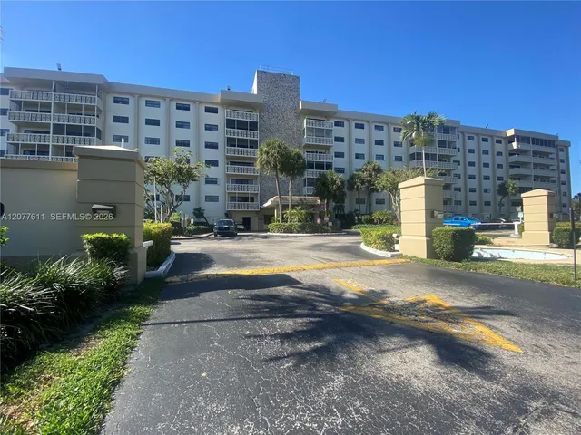 2-bedroom rental at 800 NE 195th Street #709, Miami