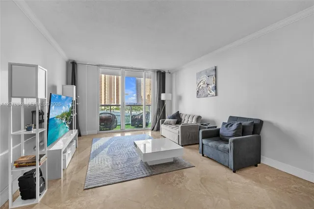 1-bedroom home at 19370 Collins Avenue #919, Sunny Isles Beach