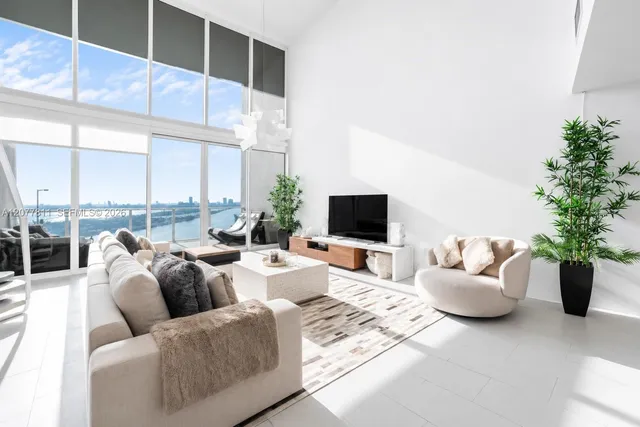 2-bedroom rental at 1040 Biscayne Boulevard #3203, Miami
