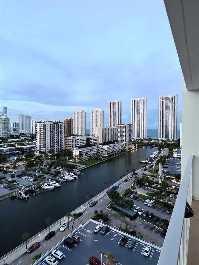 2-bedroom rental at 500 Bayview Drive #1723, Sunny Isles Beach
