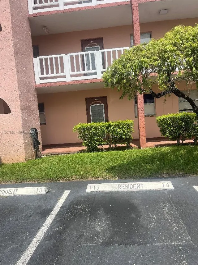 1-bedroom home at 9400 Sunrise Lakes Boulevard #105, Sunrise