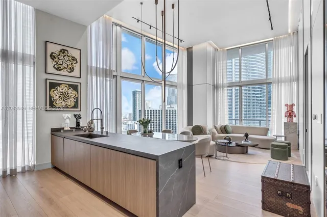 2-bedroom home at 475 Brickell Avenue #2215, Miami
