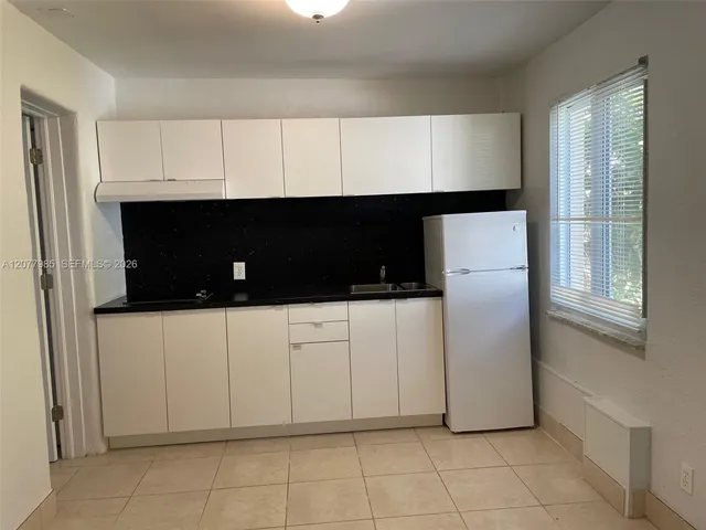 1-bedroom rental at 1642 Polk Street #C, Hollywood