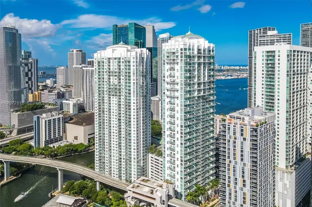 2-bedroom rental at 41 SE 5th Street #807, Miami