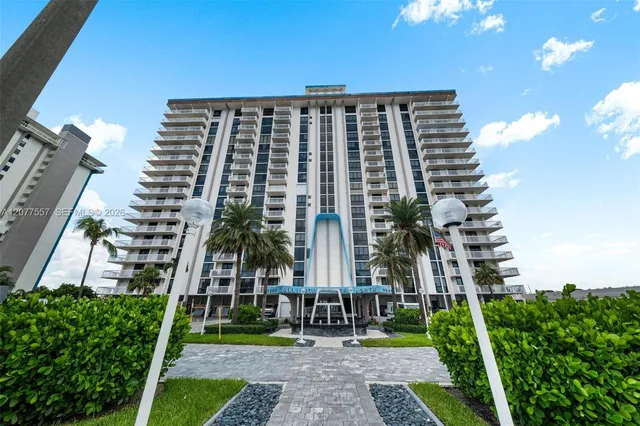 2-bedroom rental at 1500 S Ocean Drive #G10, Hollywood