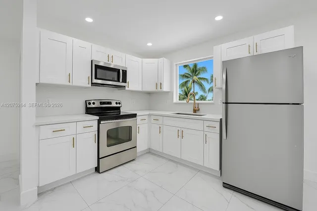 2-bedroom rental at 105 NW 14th Way #0, Dania Beach