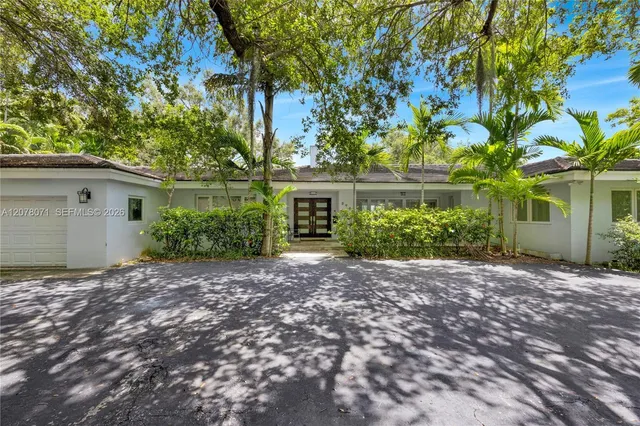 5-bedroom rental at 3709 Alhambra Court, Coral Gables