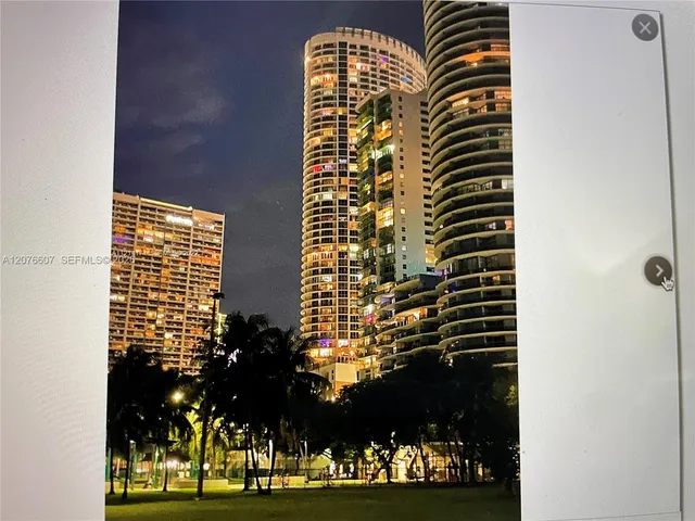 1-bedroom rental at 1750 N Bayshore Drive #3403, Miami