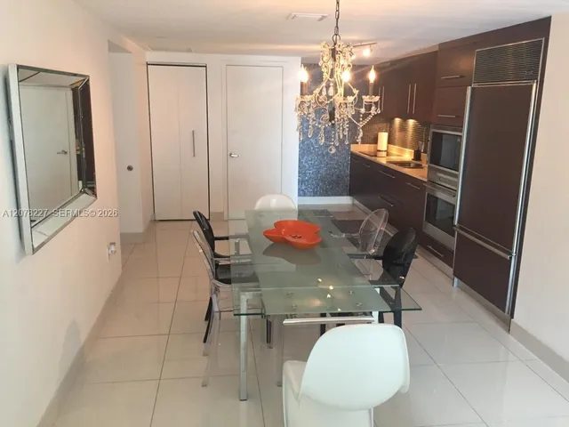 1-bedroom rental at 485 Brickell Avenue #1811, Miami