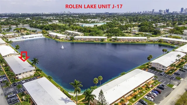 1-bedroom home at 925 SW 11th Avenue #Unit j17, Hallandale Beach