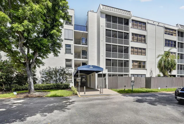 3-bedroom home at 3350 NE 192ND Street #2B-B, Aventura