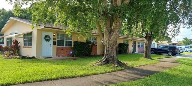 3-bedroom rental at 738 SW 5th Avenue, Hallandale Beach