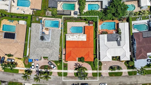 5-bedroom home at 3661 N 52nd Avenue, Hollywood