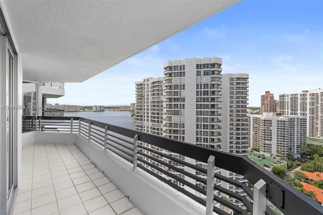2-bedroom home at 19195 NE 36th Court #2502, Aventura
