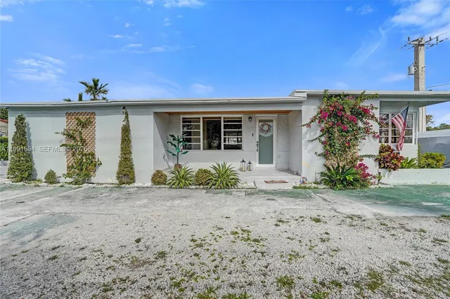 3-bedroom home at 1991 SW 62nd Avenue, West Miami