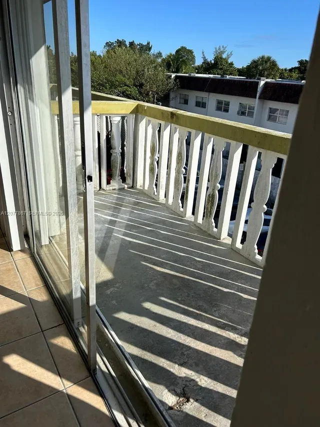 2-bedroom home at 15201 NE 6th Avenue #C302, Miami