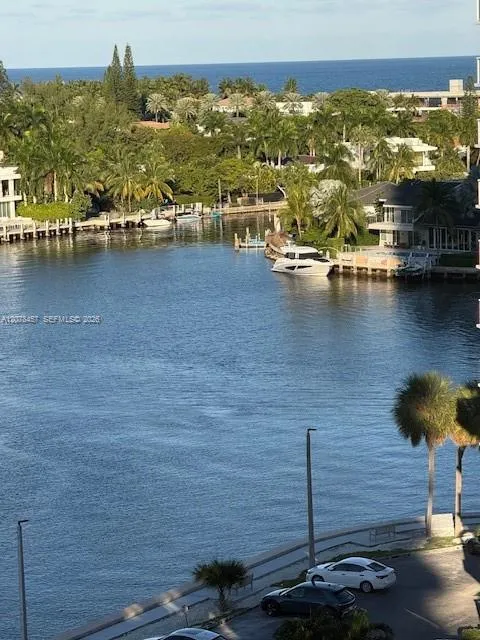 2-bedroom rental at 20505 E Country Club Drive #1036, Aventura