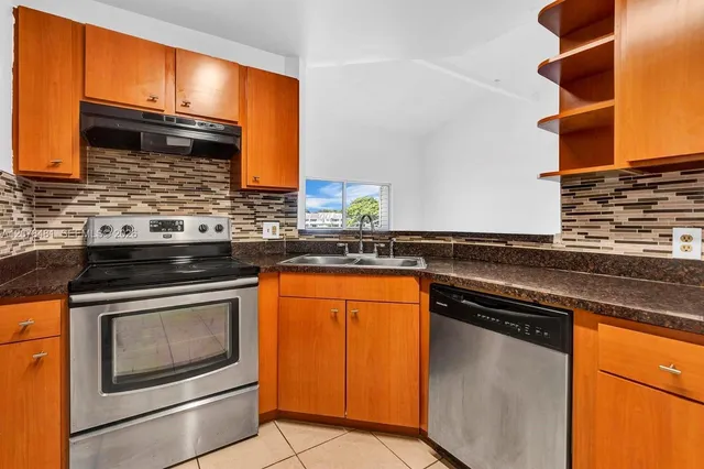 2-bedroom rental at 3449 NW 44th Street #205, Oakland Park
