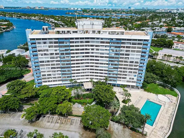 2-bedroom rental at 7441 Wayne Avenue #1R, Miami Beach