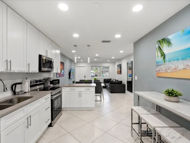 3-bedroom rental at 5063 SW 27th Avenue #5063, Fort Lauderdale