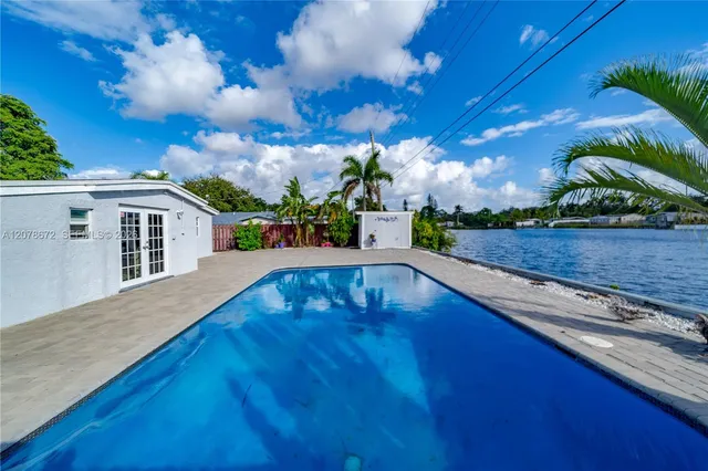 3-bedroom rental at 5900 N Farragut Drive #0, Hollywood