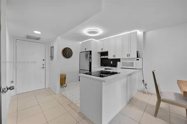 1-bedroom rental at 400 Leslie Drive #605, Hallandale Beach