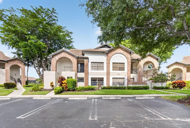 2-bedroom home at 8065 Aberdeen Drive #102, Boynton Beach
