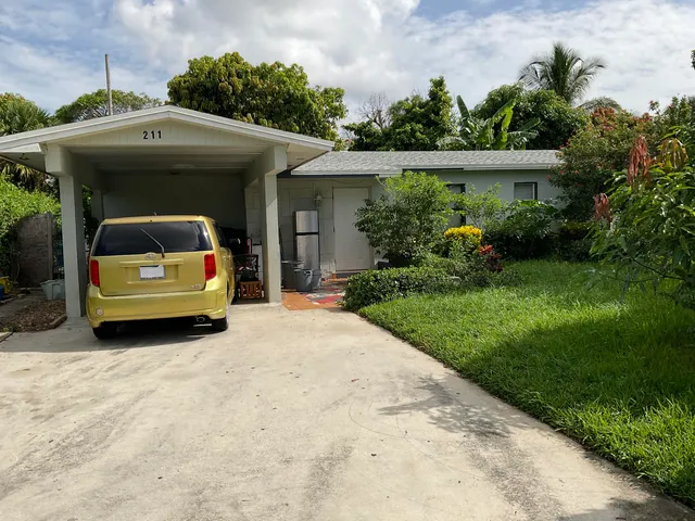 3-bedroom home at 211 NE 27TH Avenue, Boynton Beach