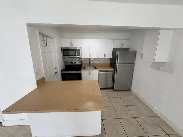 2-bedroom rental at 4271 NW 5TH Street #128, Plantation