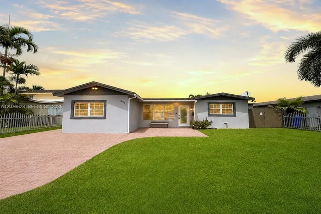 4-bedroom home at 6511 Park Street, Hollywood