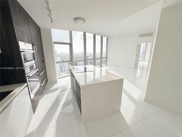1-bedroom home at 851 NE 1st Avenue #3202, Miami