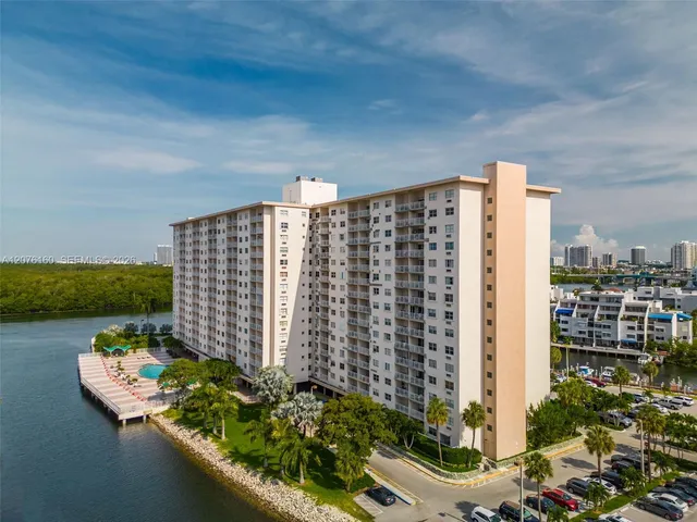 4-bedroom home at 400 Kings Point Drive #822-23, Sunny Isles Beach