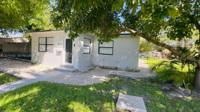 3-bedroom home at 841 S 24th Avenue, Hollywood