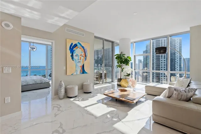 3-bedroom home at 851 NE 1st Avenue #2911, Miami