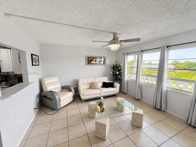 1-bedroom home at 425 Southampton B #425, West Palm Beach
