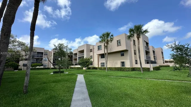 2-bedroom rental at 10425 SW 112th Avenue #315, Miami